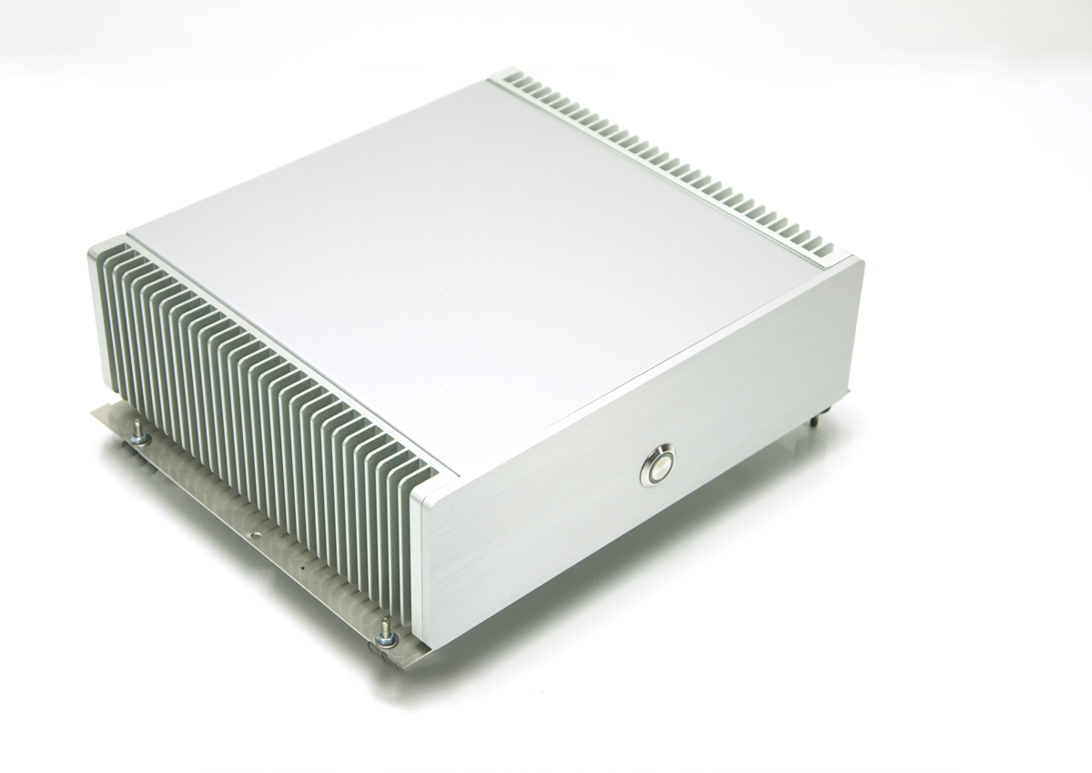 Ikbenstil fanless box PC